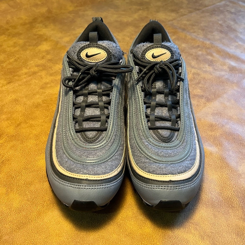 2017 Air Max 97 Premium 'Cool Grey
Mushroom' size 11.5